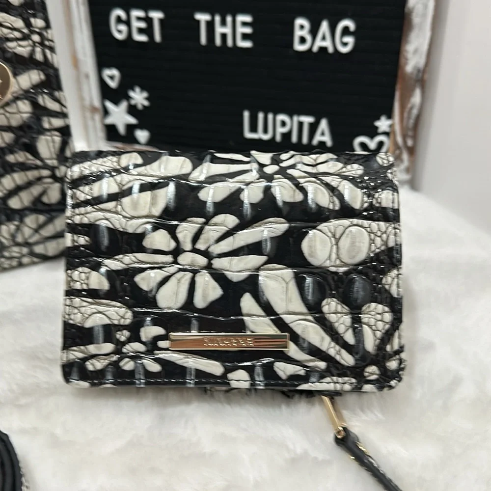 Brahmin Cami/Hanna wallet in Daisy Batik - Picture 3 of 17